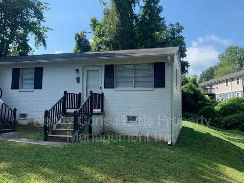 Greensboro House: 1813 Walker Avenue