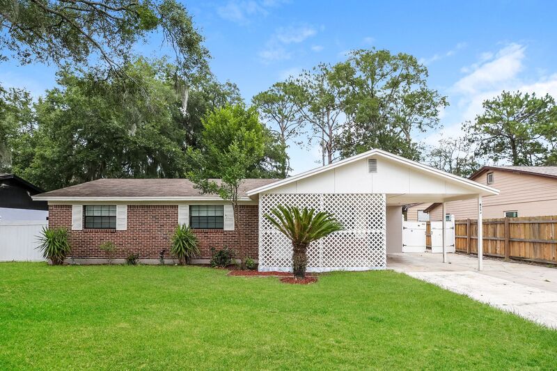 Jacksonville House: 6139 Deepwood Dr E