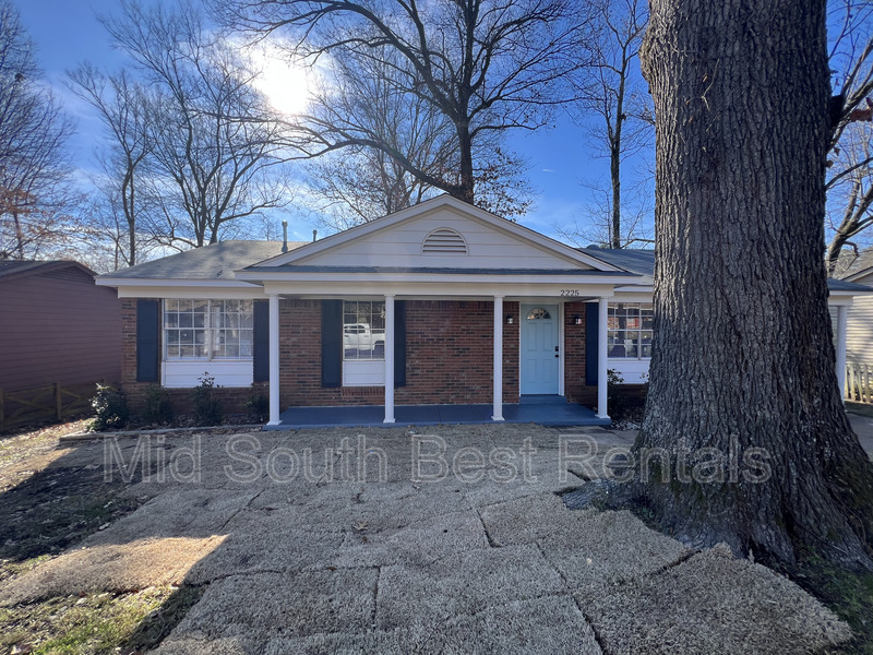 Memphis House: 2225 Willow Wood Ave