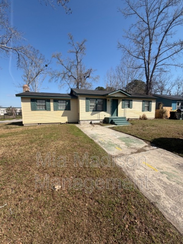 Savannah House: 1518 Heron St