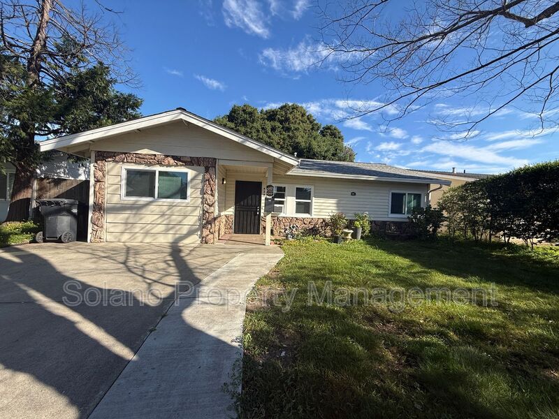 Fairfield House: 430 Bell Avenue