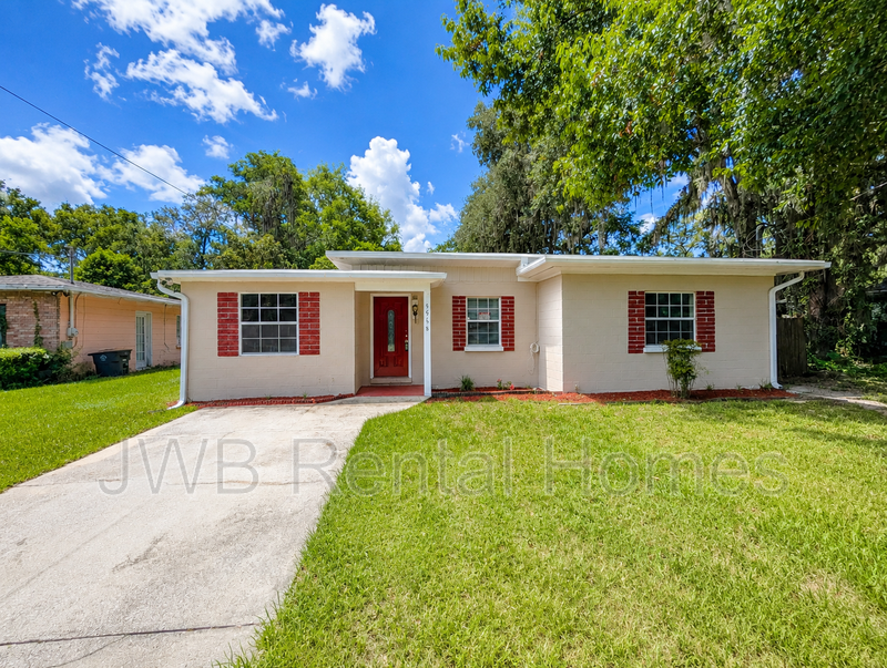 Jacksonville House: 5968 Oaklane Dr