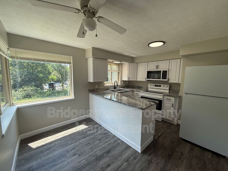 Kettering House: 1233 Lytle Lane
