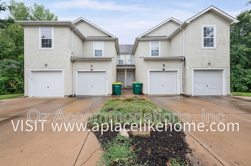 Kansas City Townhome: 3300 N 103rd Pl