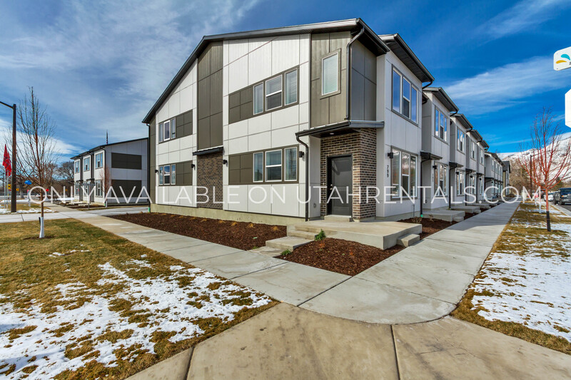 Springville Townhome: 799 S 75 E