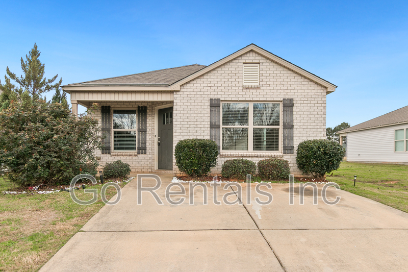 Moundville House: 16411 Waterbury Lane