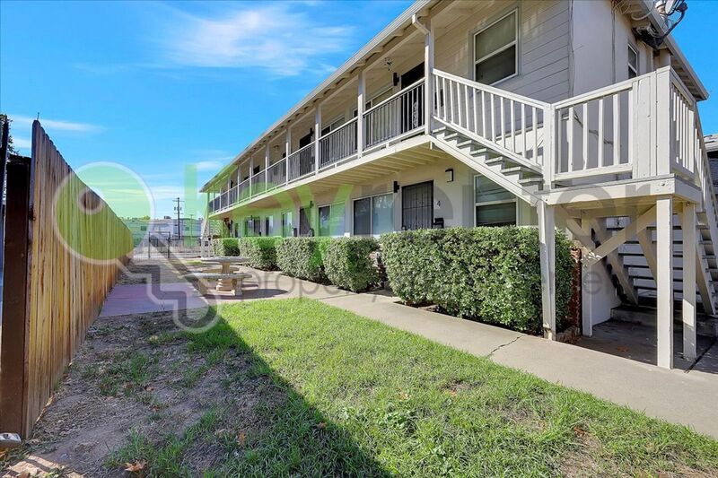 Sacramento House: 691 El Camino Avenue