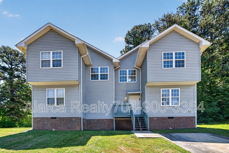 Charlotte Condo: 5620 Ilford St