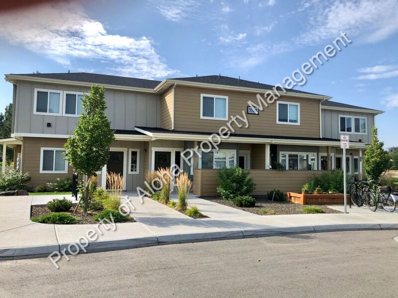 Boise House: 3526 E. Grand Forest Dr.