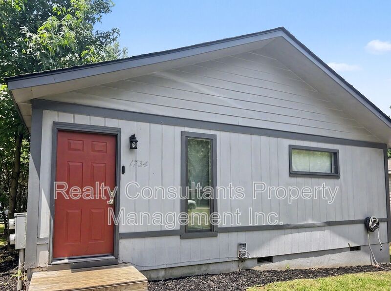 Fayetteville House: 1734 Shiloh Drive