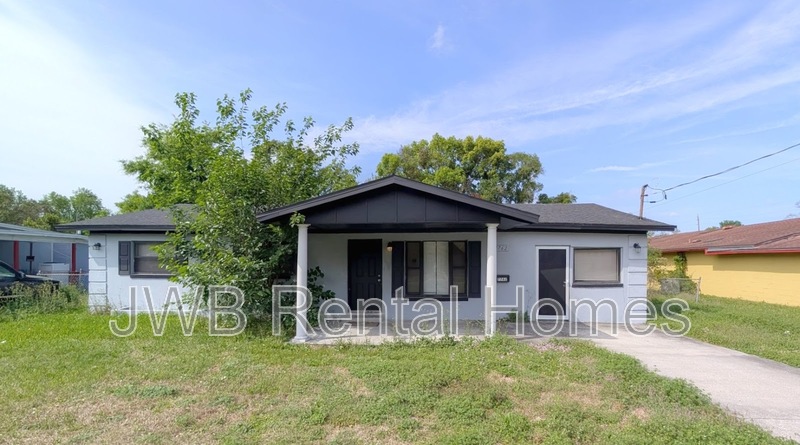 Jacksonville House: 7762 Lake Park Dr