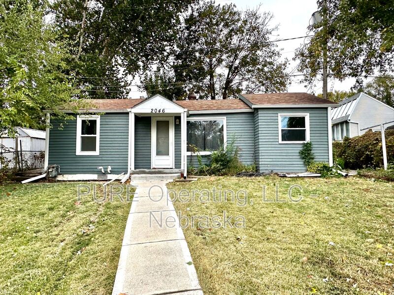 Omaha House: 2046 N 69th St