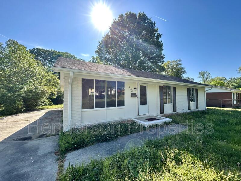 Charlotte House: 908 Bilmark Ave