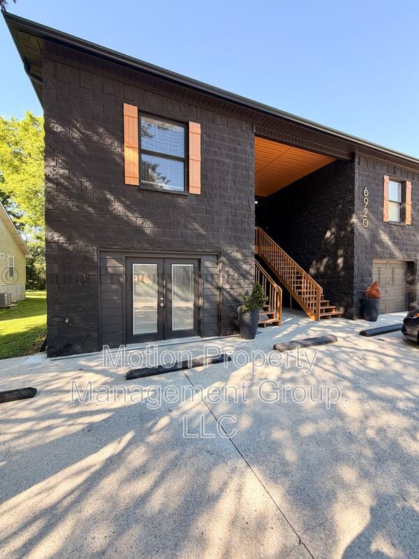 Chattanooga House: 6920 Northside Drive
