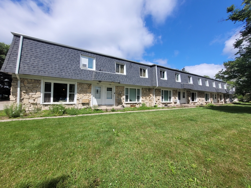 Appleton Townhome: 705 South Timmers Lane