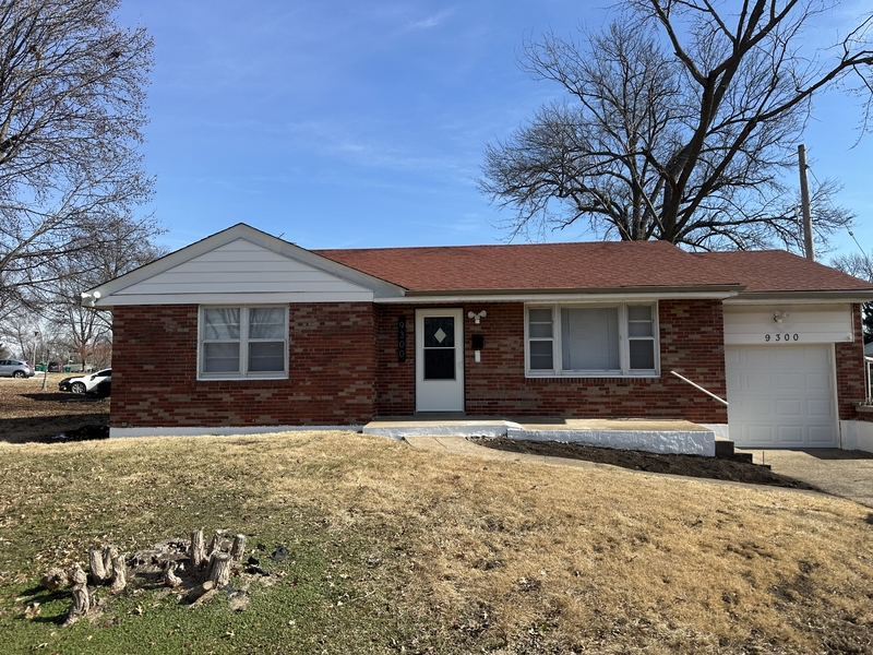 St. Louis House: 9300 Ardmore Drive