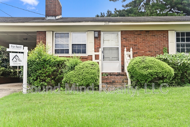 Nashville House: 205 South Alston Street