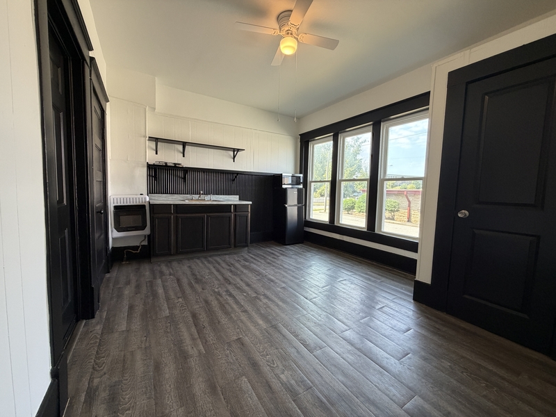 Siloam Springs Condo: 401 East Twin Springs Street - 2