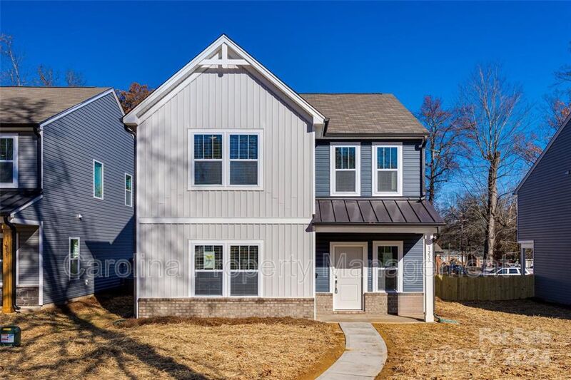 Charlotte House: 1237 Eastway Dr