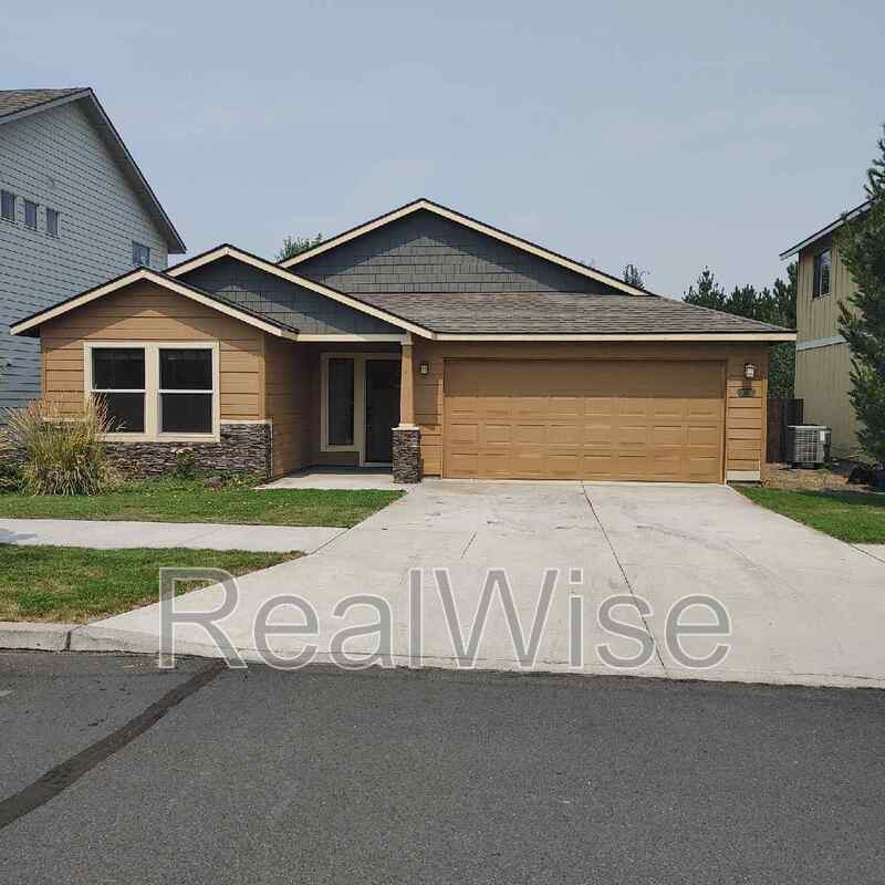 Bend House: 3006 NE Red Oak Dr