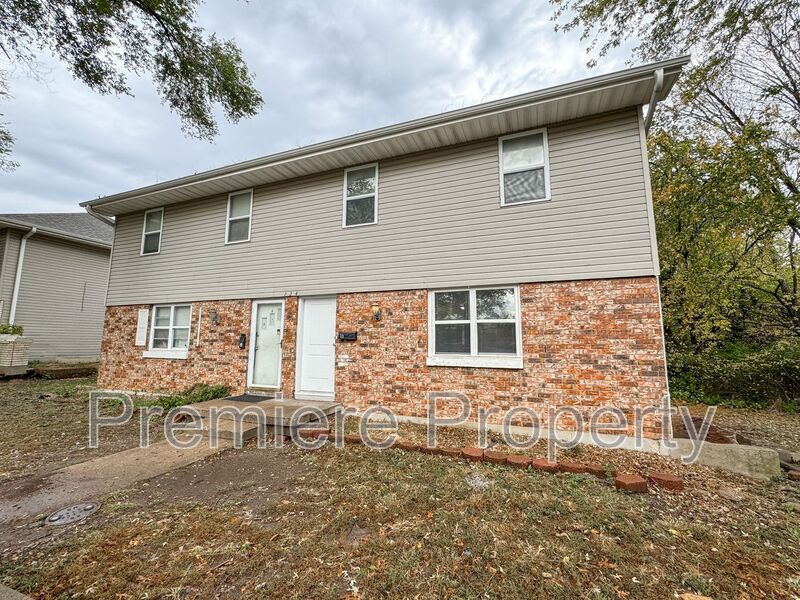 Belton Townhome: 224 E Hargis St