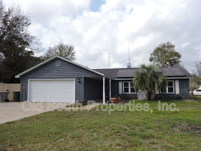 Pensacola House: 4407 Eastpointe Dr