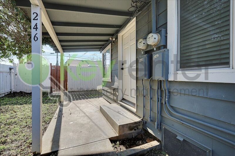 Sacramento House: 246 Santiago Ave