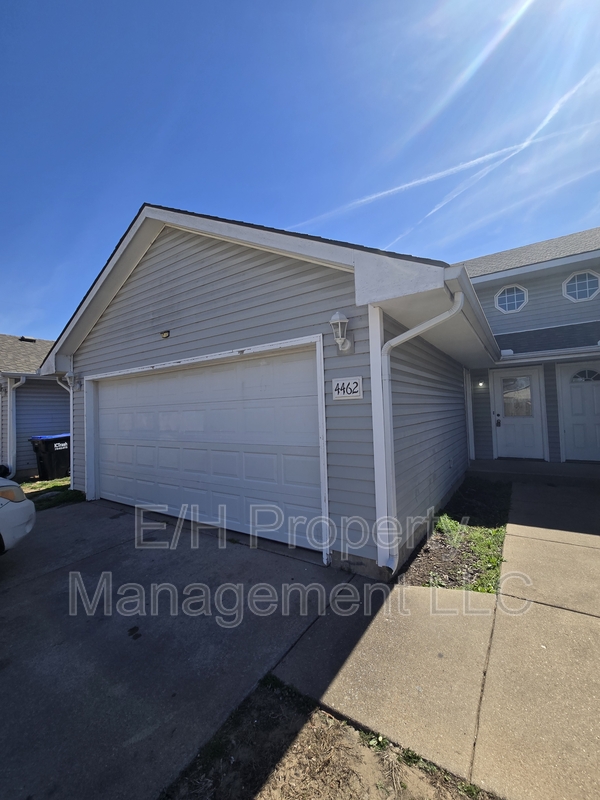 Wichita Condo: 4462 South Elizabeth Avenue