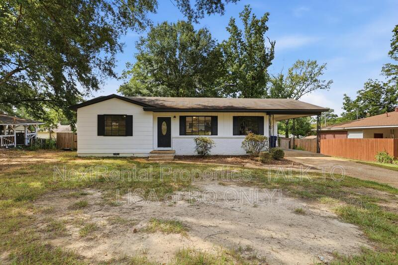 Pearl House: 2033 Carolyn Lane