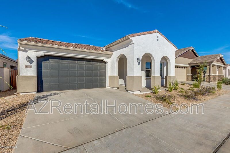 Mesa House: 9916 E Thornbush Ave