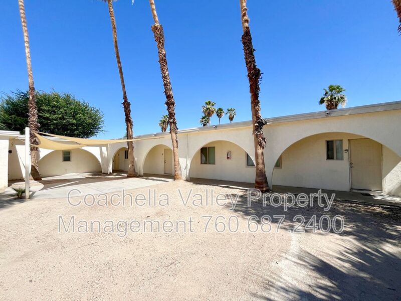 Cathedral City House: 31822 Avenida El Pueblo
