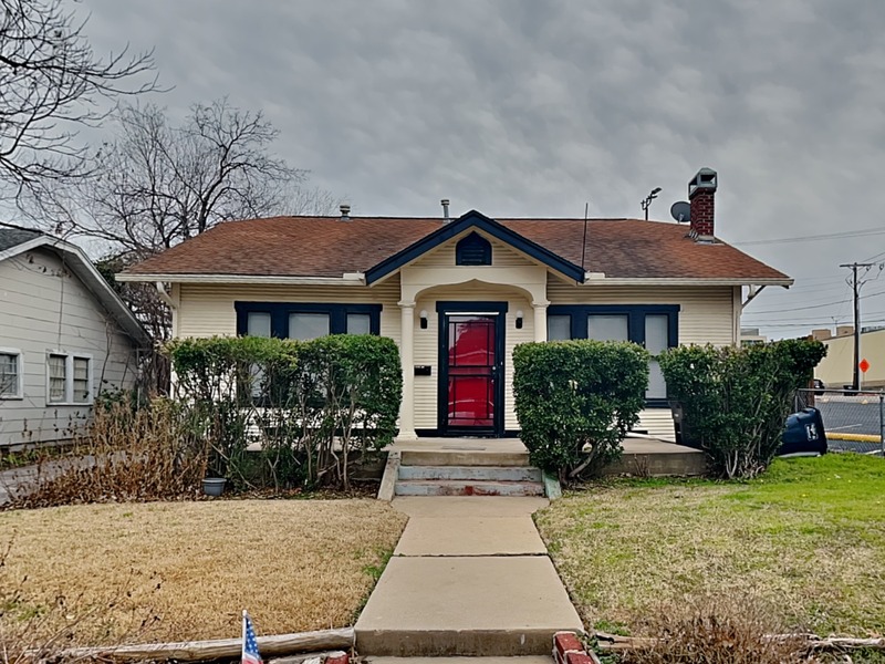 Fort Worth House: 3333 W 6th St