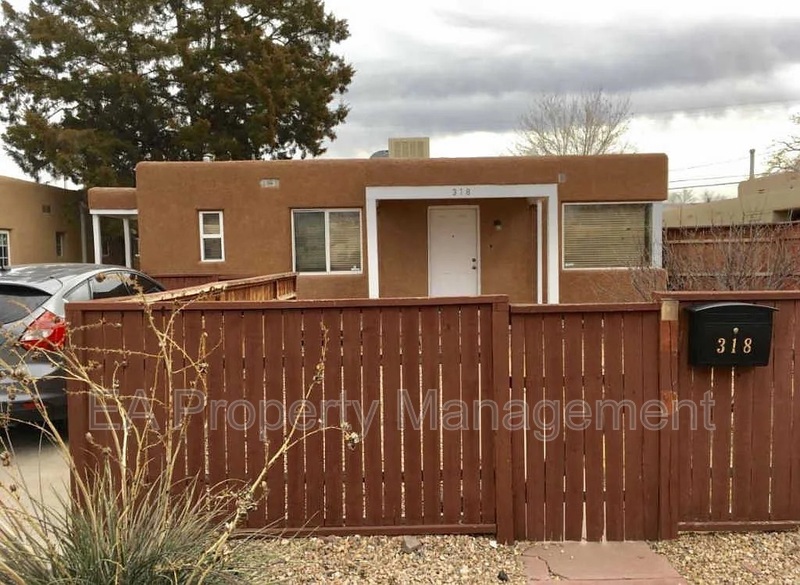 Albuquerque House: 318 Truman St NE