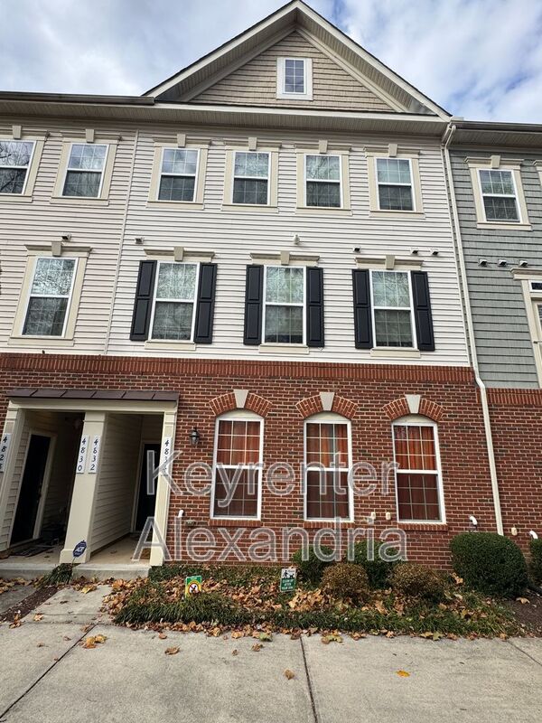 Woodbridge Townhome: 4834 Dane Ridge Cir