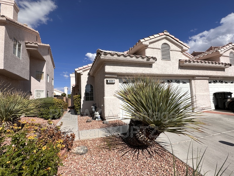 Las Vegas House: 5323 Heatherbrook Cir