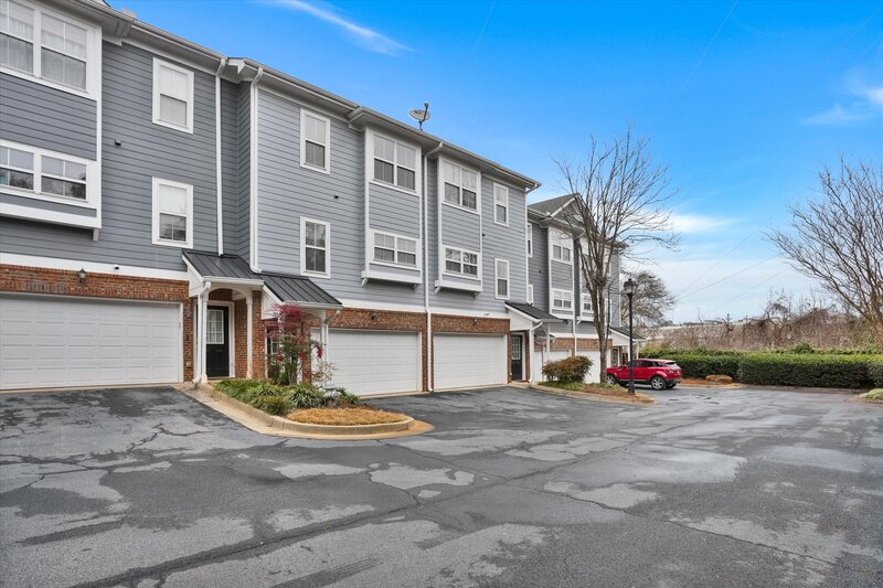 Atlanta Condo: 324 Carlyle Park Drive