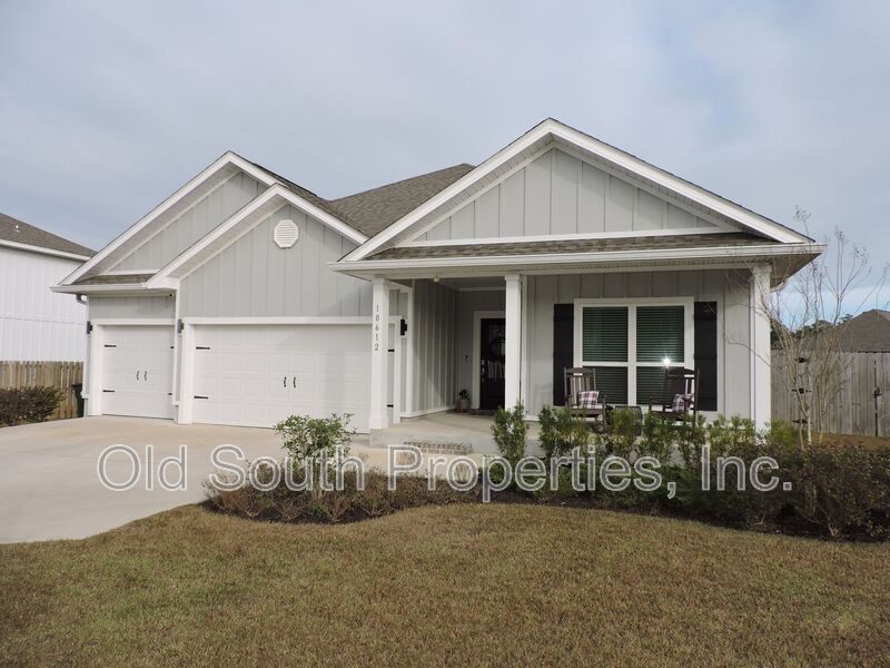 Pensacola House: 10612 Davenport Loop