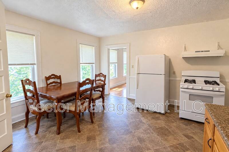 Bridgeport Condo: 116 Rennell Street