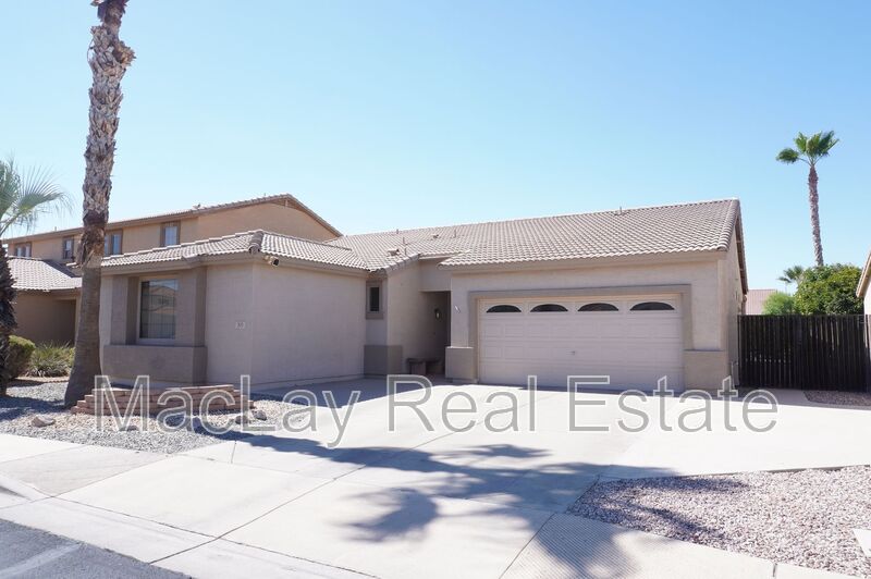 Chandler House: 203 W Cedar Dr