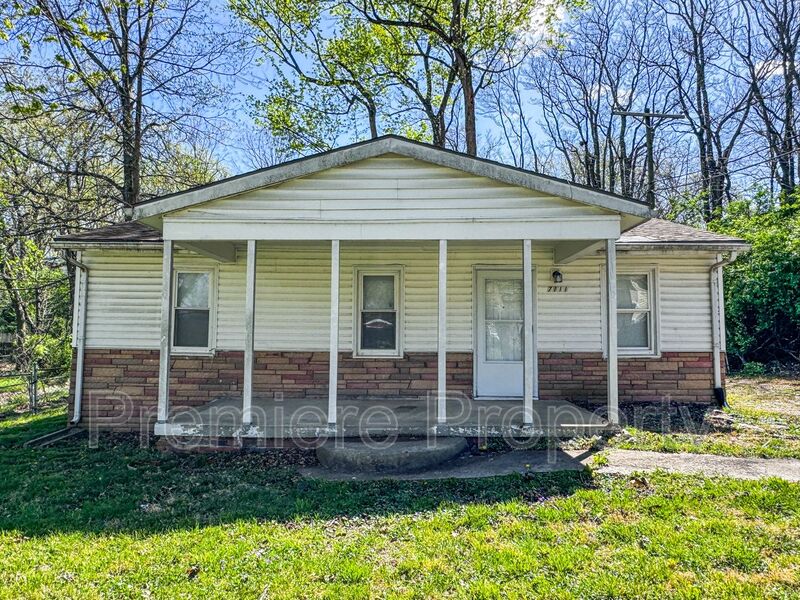 Kansas City House: 7111 NE 52nd Street