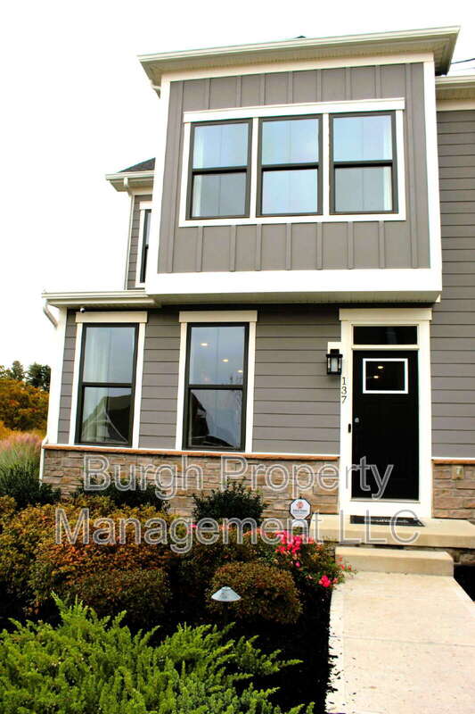 Moon Township Townhome: 137 Marketplace Ave