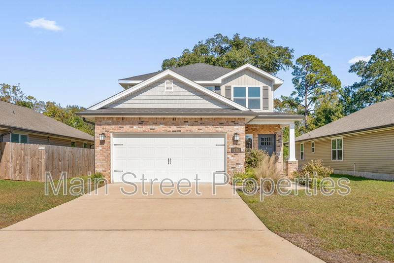 Pensacola House: 136 Polo Terrace