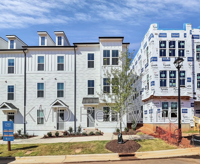 Charlotte Townhome: 7118 Westrow Avenue