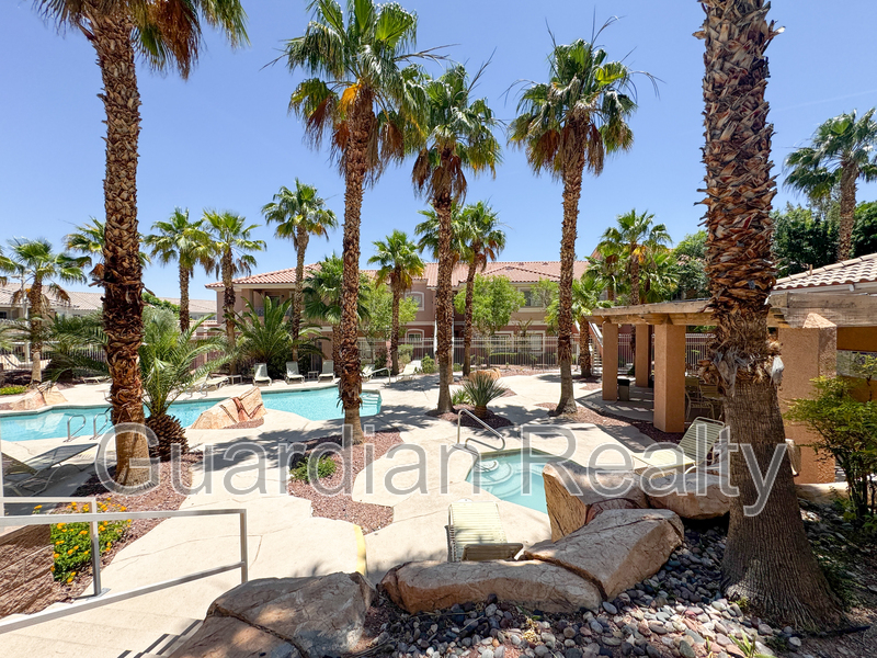 Las Vegas Condo: 401 Pine Haven St