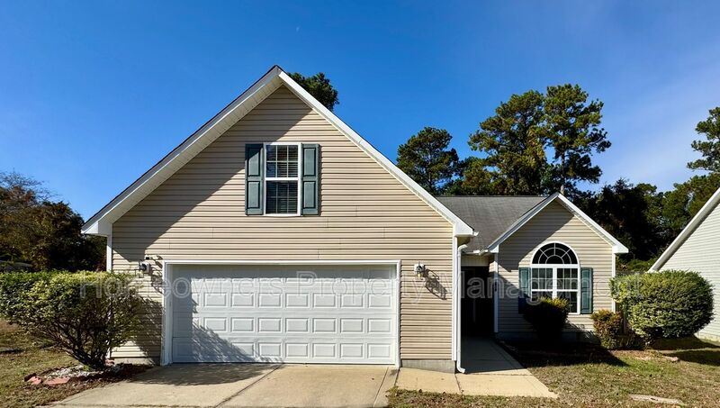 Hope Mills House: 5616 Duncan St