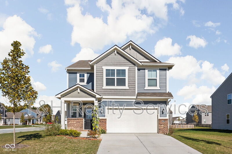 Whitestown House: 6831 Orchard Run Circle
