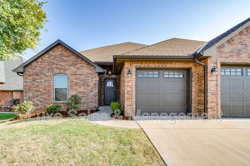Edmond House: 6133 Oxnard St