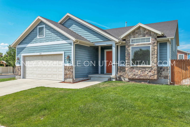 Provo House: 884 W 1400 S