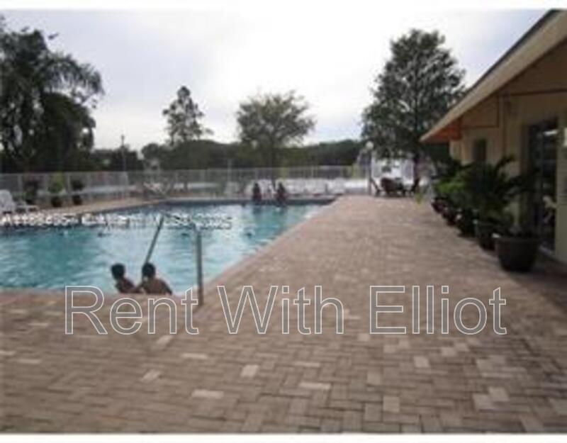 Hollywood Condo: 3600 N 56 Ave