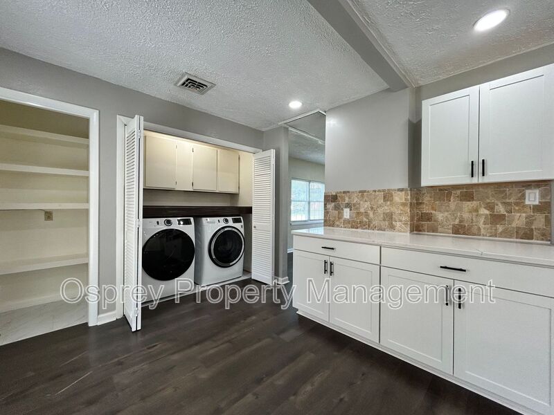 Beautiful 4 Bedroom, 2 Bath Home in Prime Location!